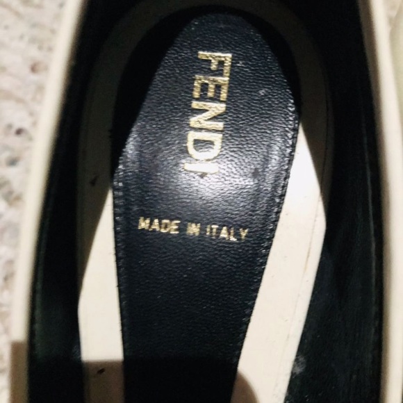 Fendi Buckle heels cream - Picture 7 of 7